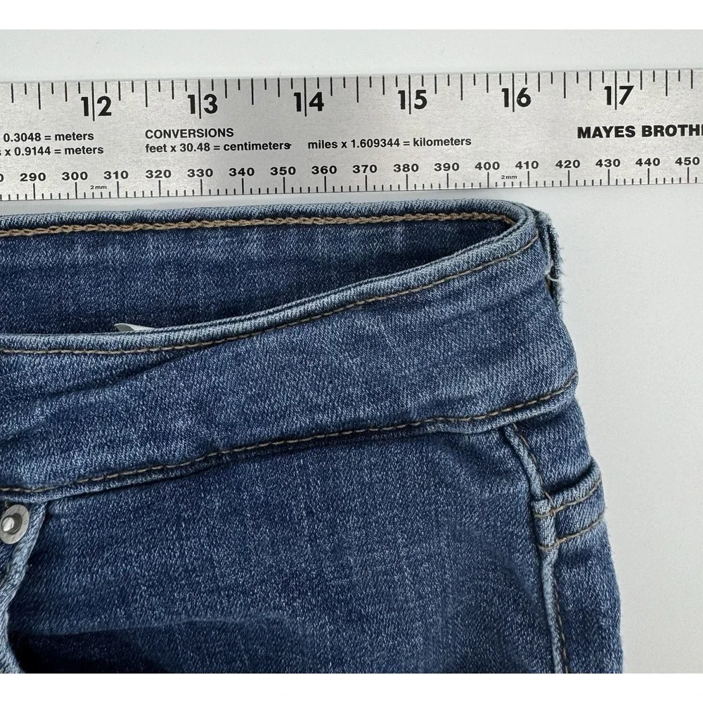 Levi's 721 Women's High Rise Skinny Cut Off Denim Shorts Distressed Size 32W